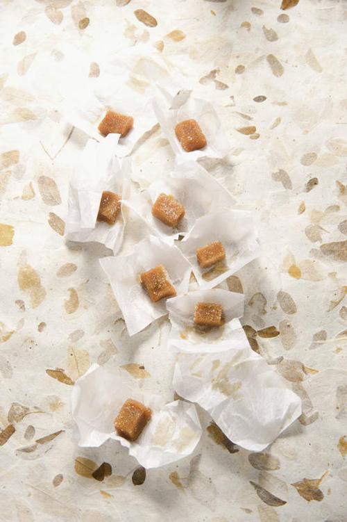 重型纸木制品包装在糖果甜点行业的应用与优势